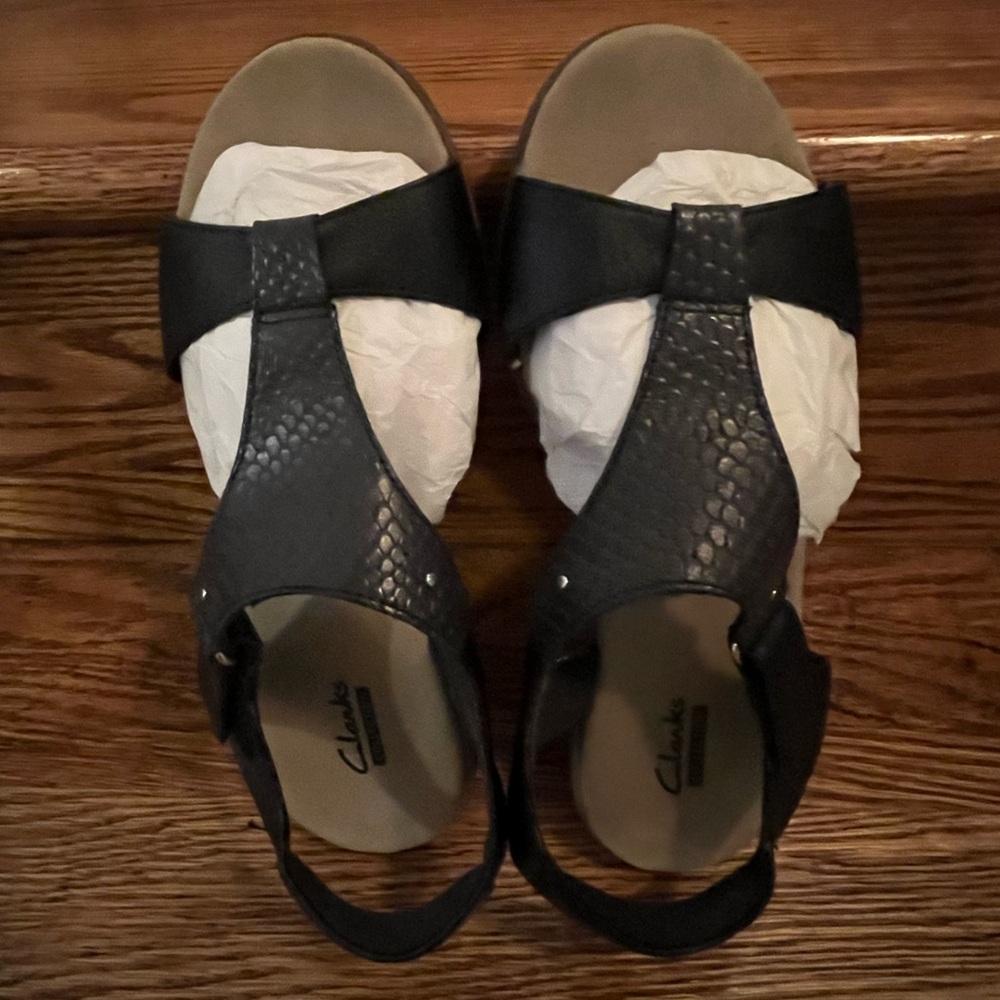Clark's Black Leather Open Toe Sandals